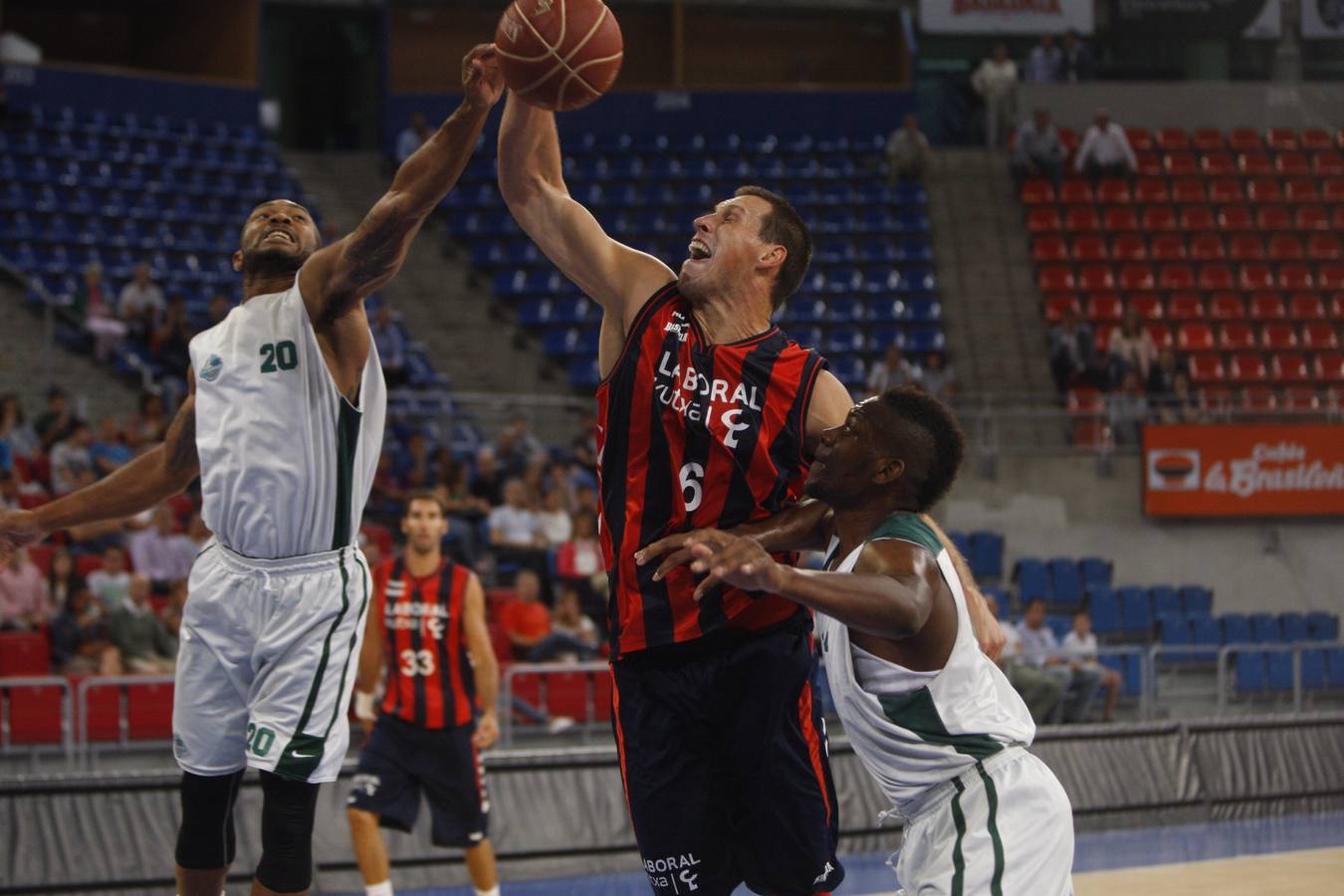Amistoso entre Baskonia y PAU Orthez