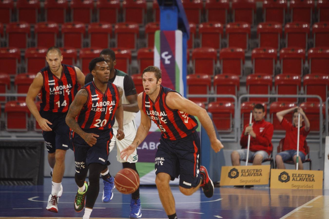 Amistoso entre Baskonia y PAU Orthez