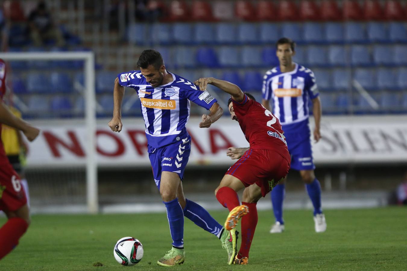 Partido de Copa entre el Numancia y el Alavés