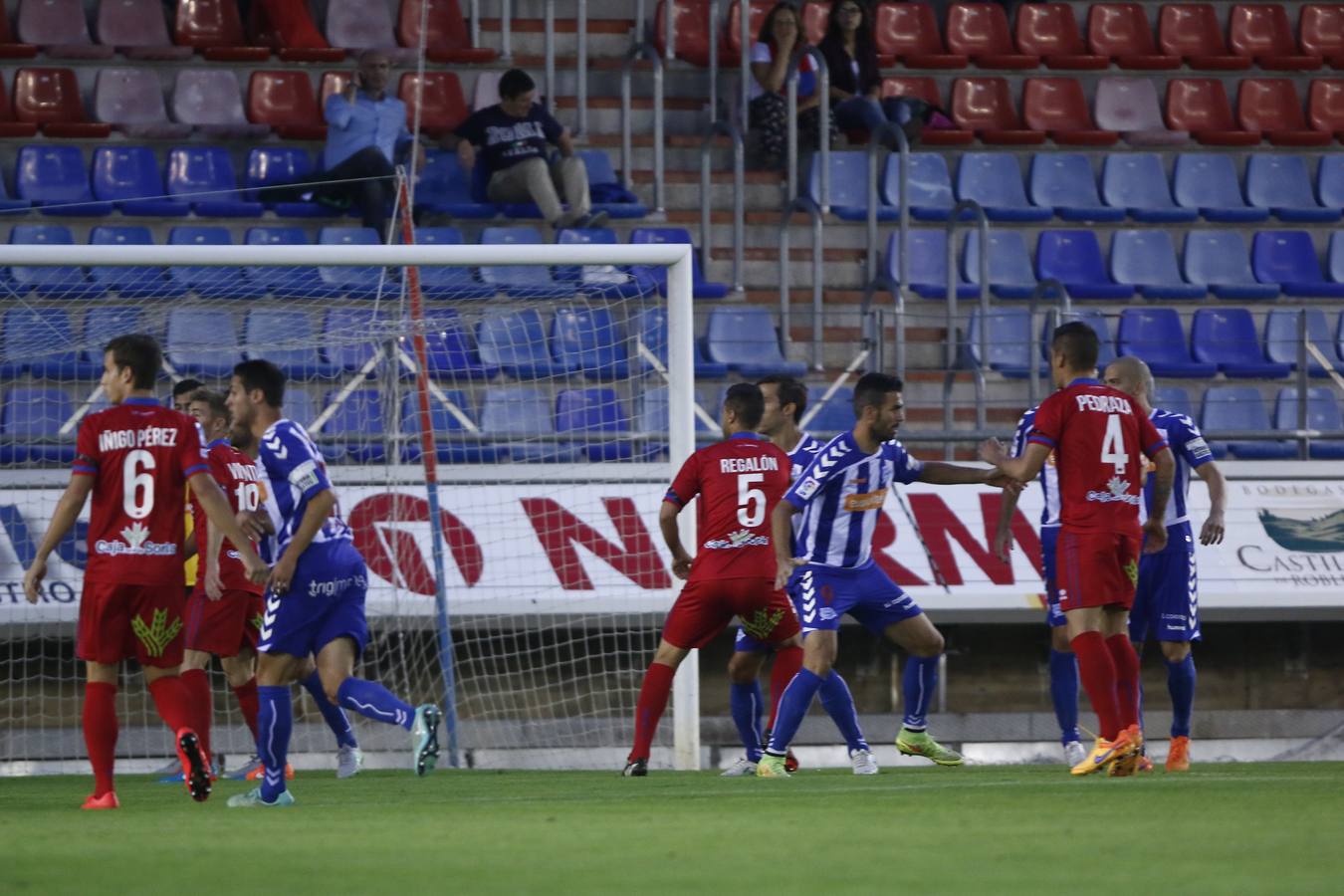 Partido de Copa entre el Numancia y el Alavés