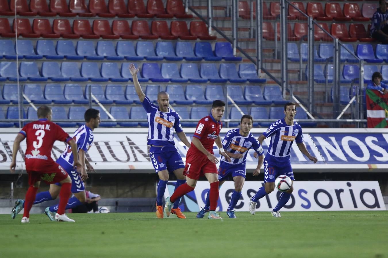 Partido de Copa entre el Numancia y el Alavés