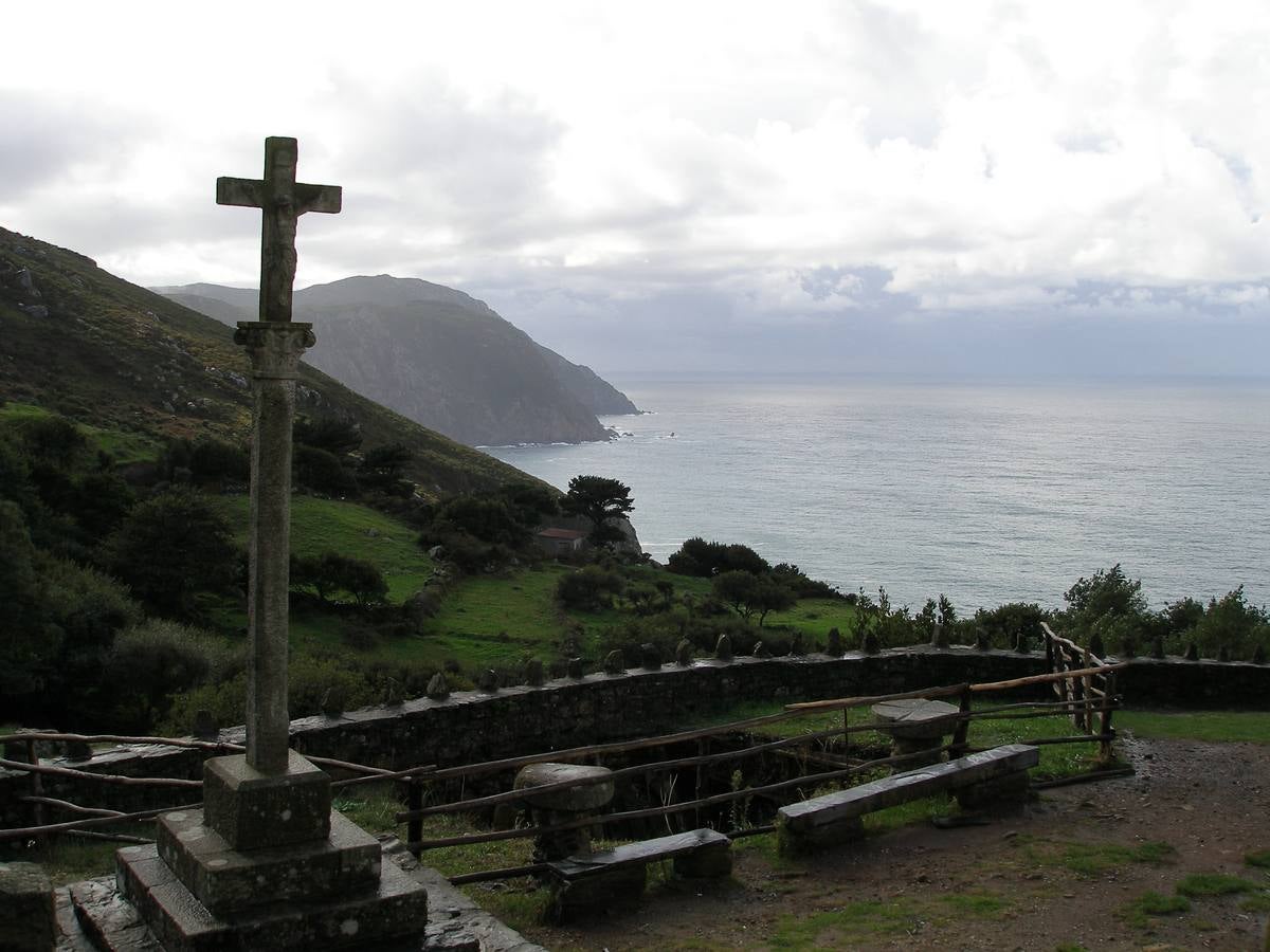 Vista de los acantilados en Teixido.. 