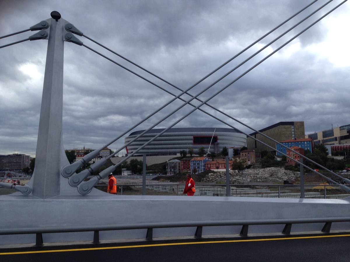 La inauguración del puente de Frank Gehry en imágenes