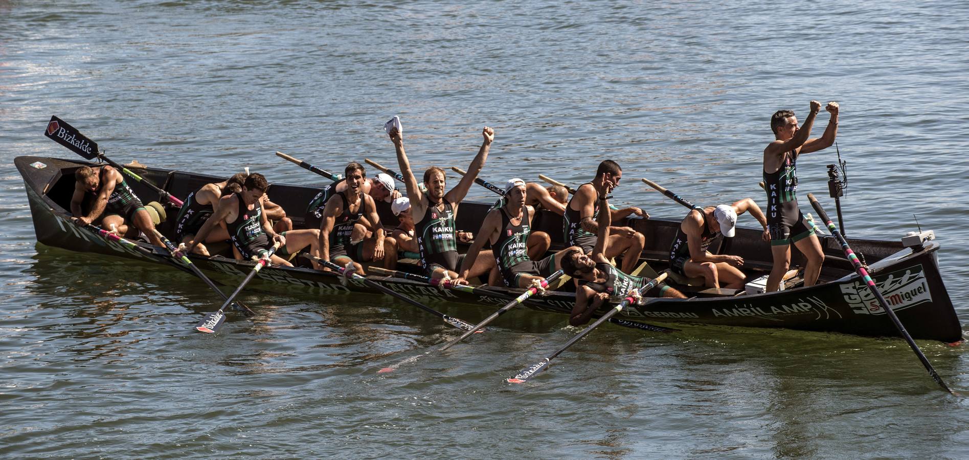 Kaiku gana en la ría de Bilbao