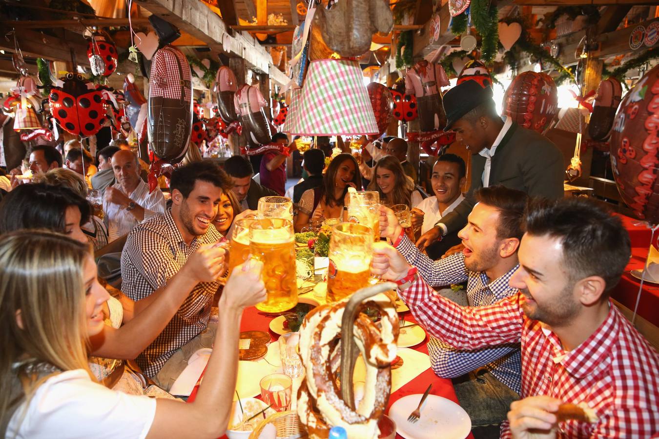 Las estrellas del Bayern se lo pasan en grande en el Oktoberfest