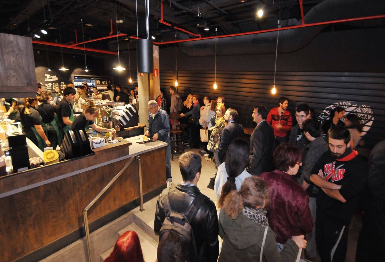 Starbucks ya echa humo en la Gran Vía de Bilbao