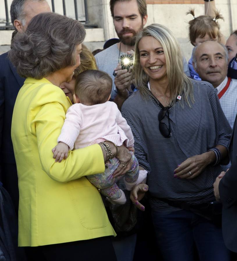 La reina Sofía, tras haber presidido hoy una mesa de cuestación de Cruz Roja.