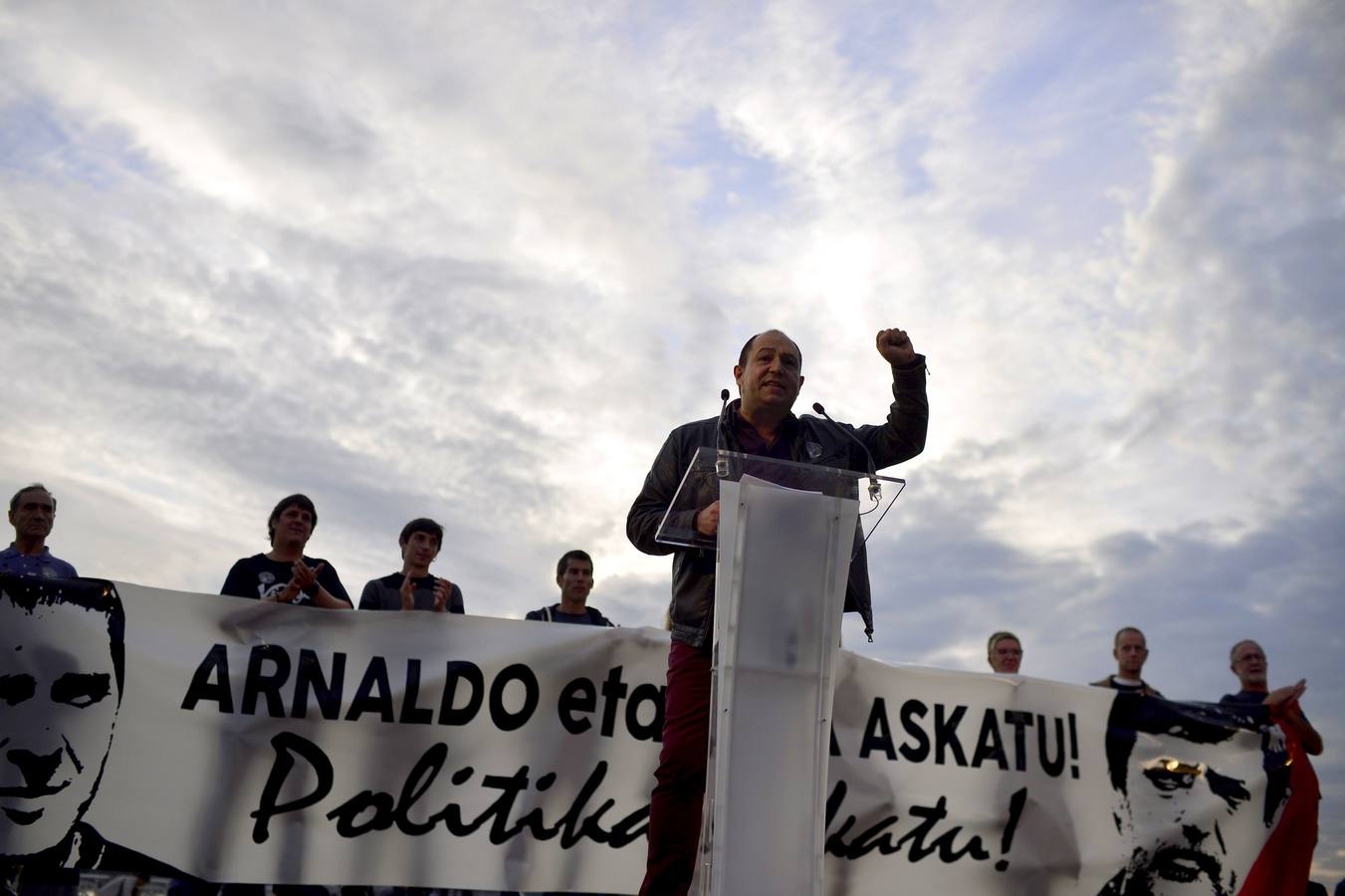 Miles de personas piden en San Sebastián la liberación de Otegi