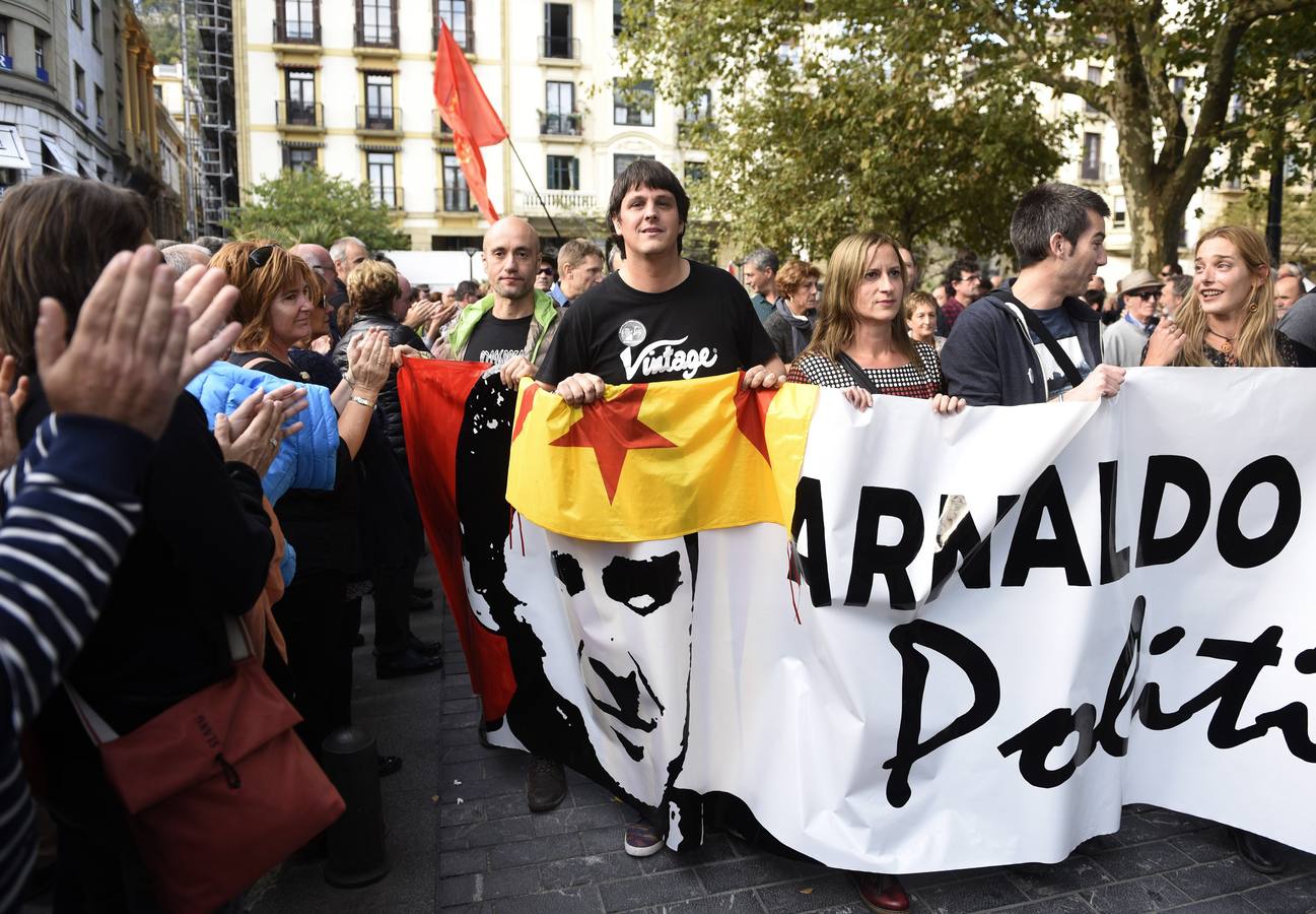 Miles de personas piden en San Sebastián la liberación de Otegi