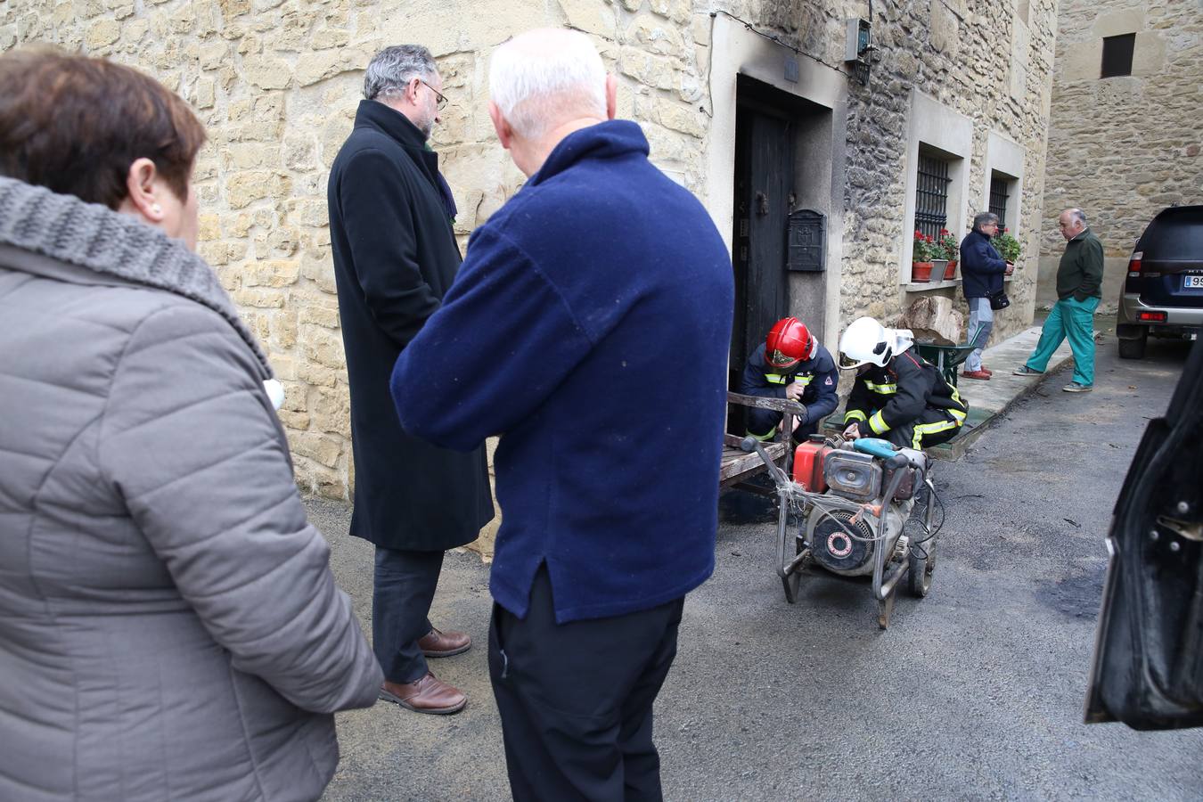 Fallece un hombre en un incendio en una casa en Tuesta