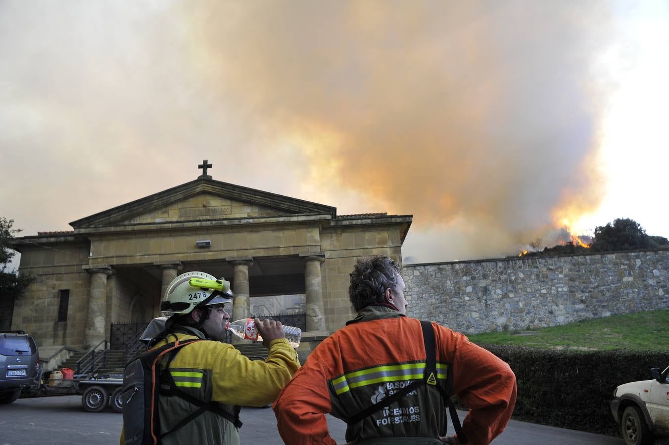 La lucha contra el fuego en Berango