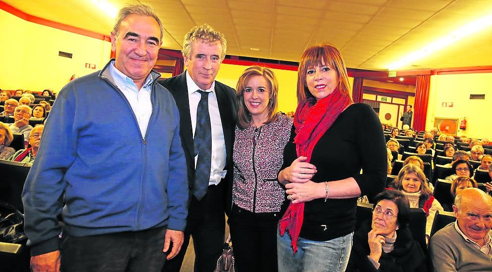 Ruper Ormaza, Jon Inchaurraga, Cristina Ruiz y Edurne Antón.