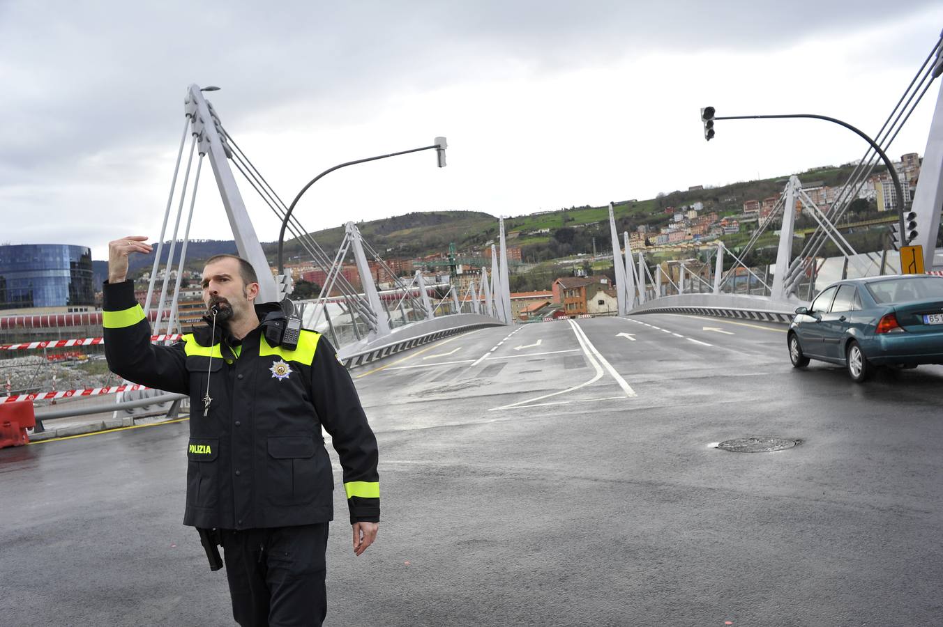 El puente de Gehry ya es la única vía de acceso a Zorrozaurre