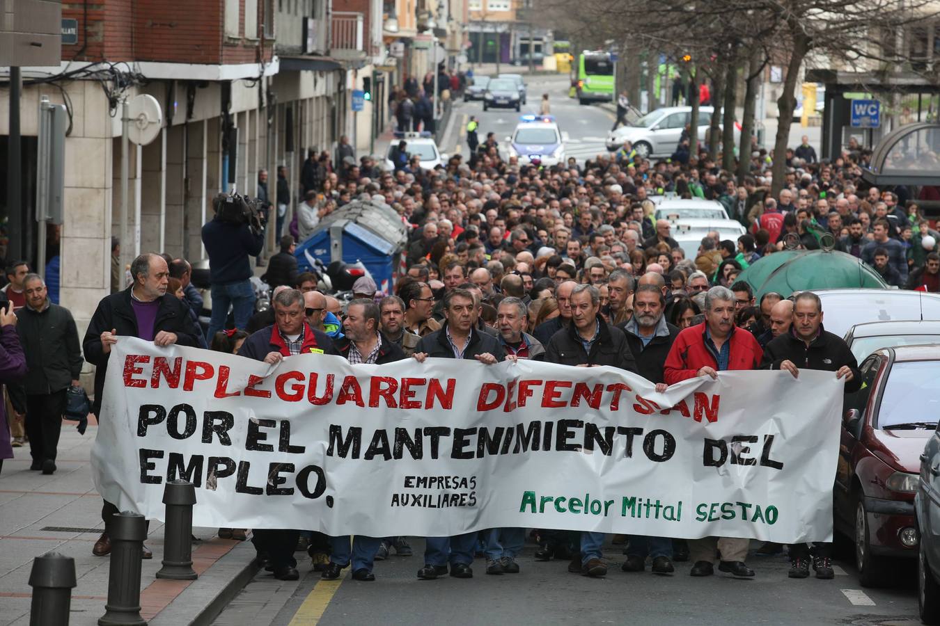 Trabajadores de la ACB de Sestao protestan por la &quot;parada temporal indefinida&quot;