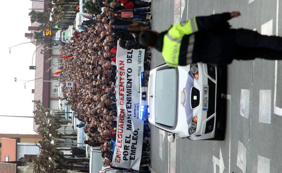 Trabajadores de la ACB de Sestao protestan por la &quot;parada temporal indefinida&quot;
