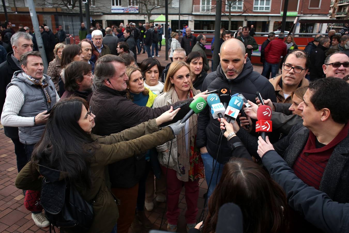 Trabajadores de la ACB de Sestao protestan por la &quot;parada temporal indefinida&quot;