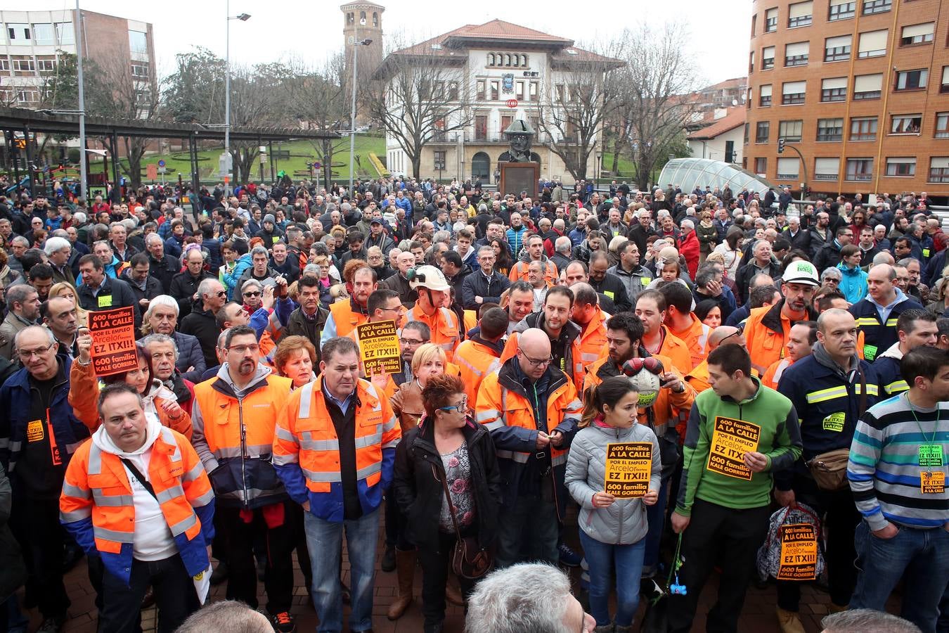 Trabajadores de la ACB de Sestao protestan por la &quot;parada temporal indefinida&quot;