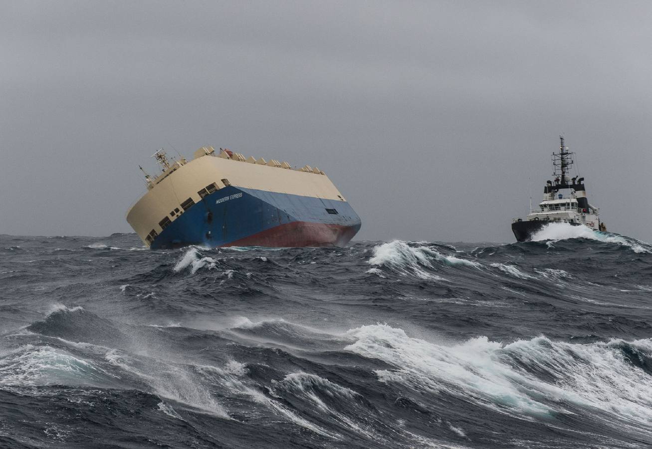 Así se está remolcando el carguero &#039;Modern Express&#039; hasta Bilbao