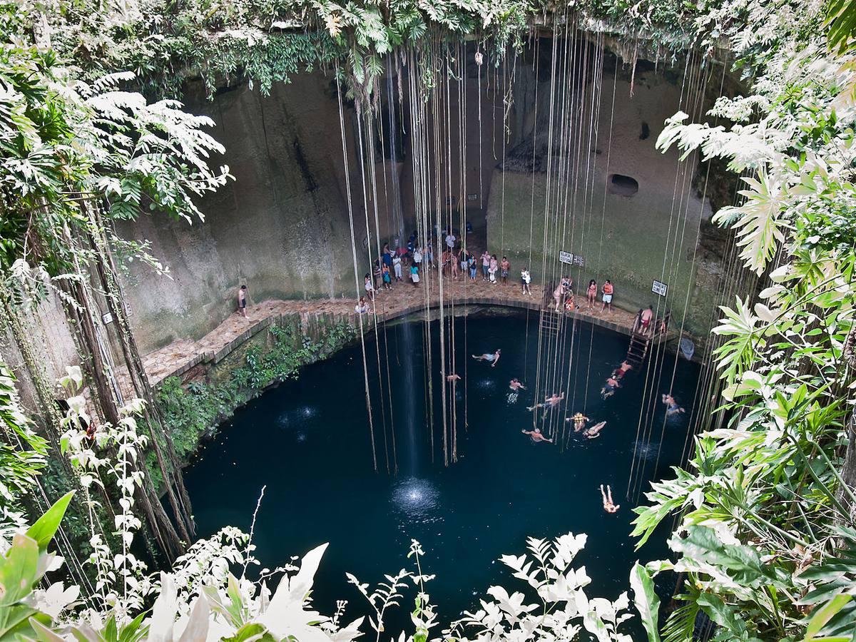 Cenote Ik Kil.