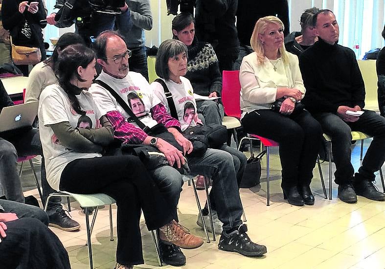 Febrero de 2016. Bélgica investiga la identidad de un cadáver en la zona de Amberes donde desapareció Hodei. La familia y altos cargos se trasladan a la localidad belga ante las evidencias del posible hallazgo del cadáver del joven de Galdakao. Han pasado más de dos años ya.