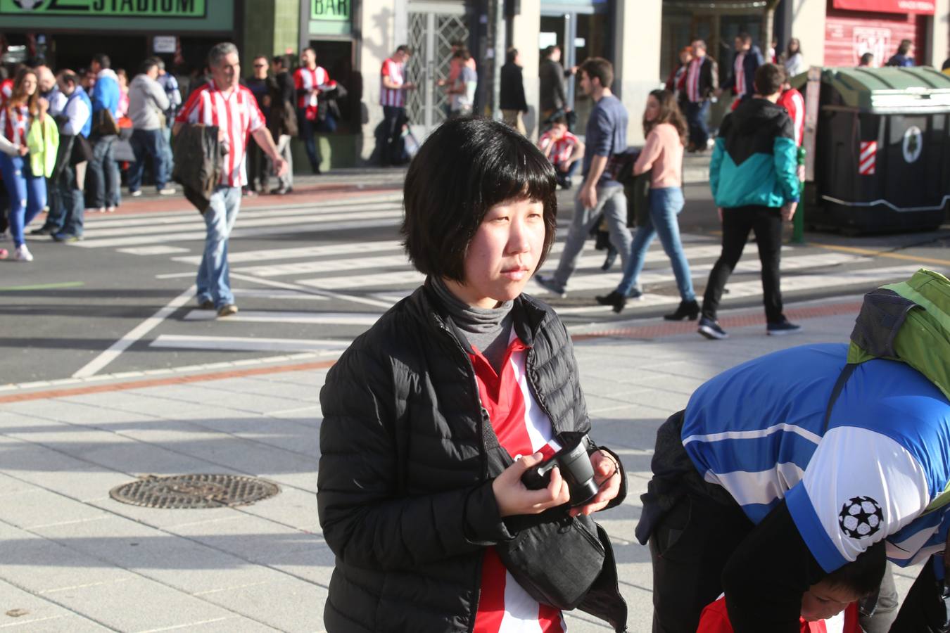 Buen ambiente en las calles de Bilbao antes del berdi