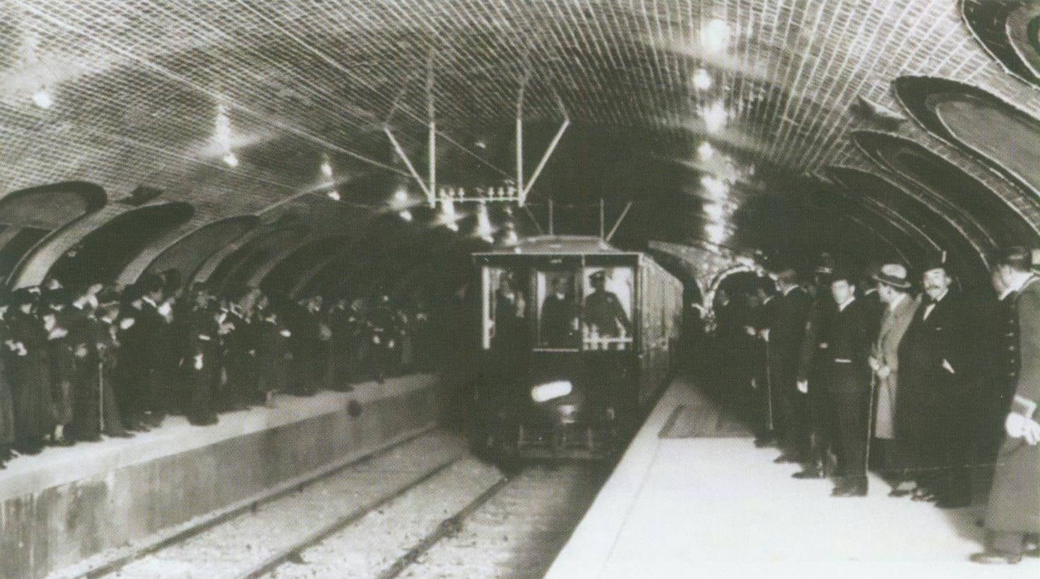 Perfil longitudinal de la sección Cuatro Caimnos-Puerta del Sol, según los planos de Otamendi.