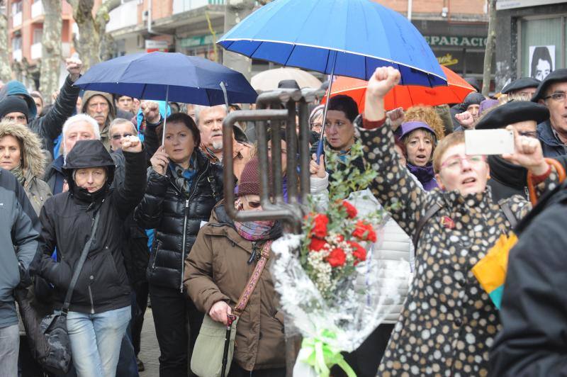 Homenaje a las víctimas del Tres de Marzo en Zaramaga