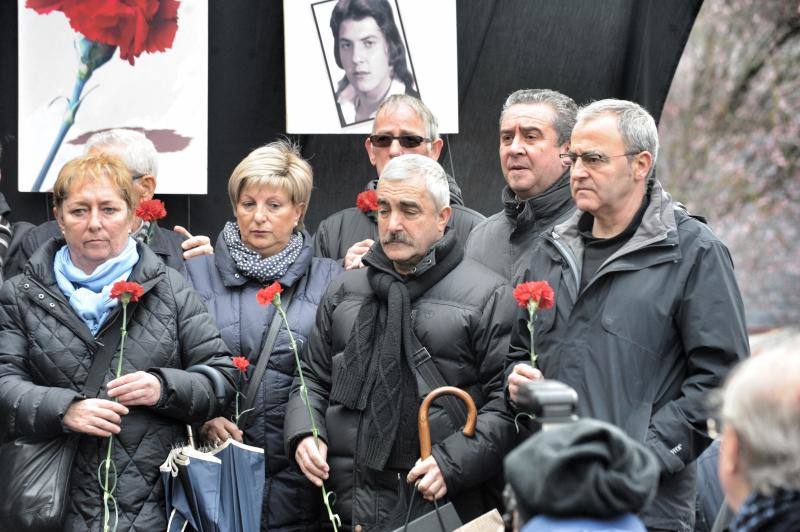 Homenaje a las víctimas del Tres de Marzo en Zaramaga