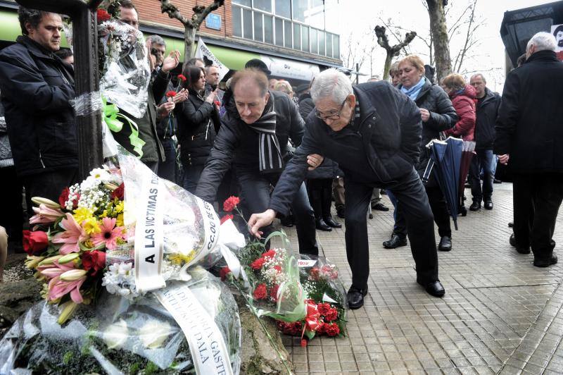 Homenaje a las víctimas del Tres de Marzo en Zaramaga