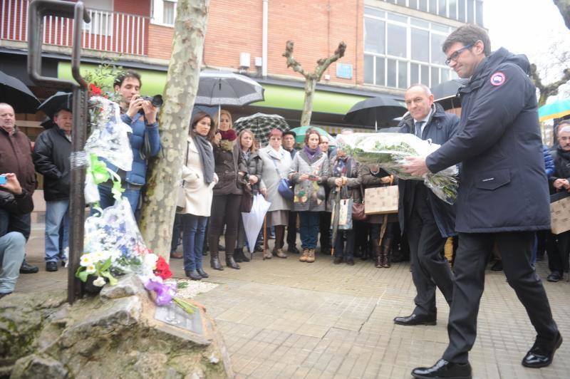 Homenaje a las víctimas del Tres de Marzo en Zaramaga