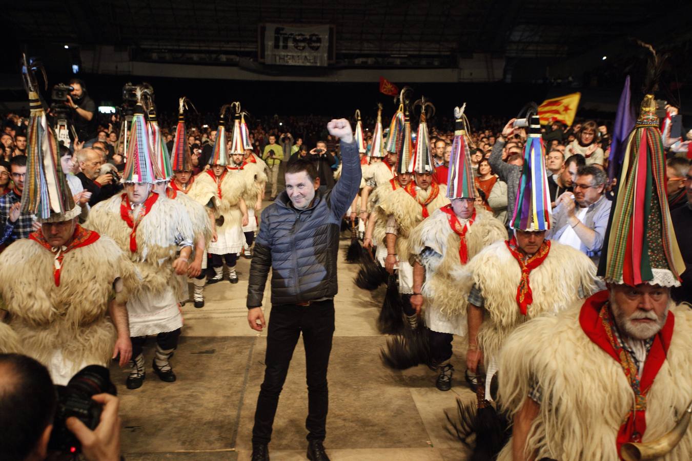 Recibimiento a Otegi en el velódromo de Anoeta