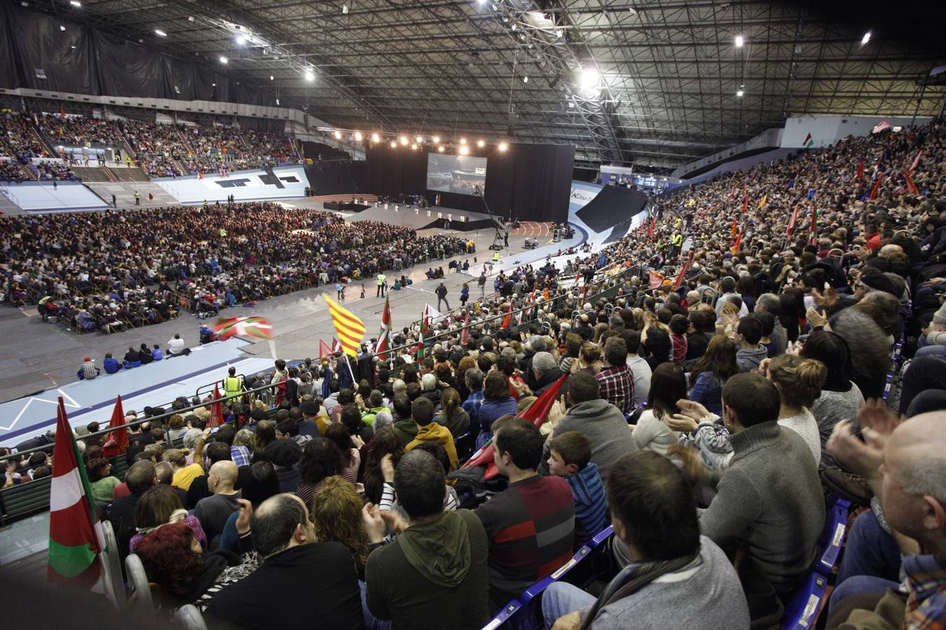 Recibimiento a Otegi en el velódromo de Anoeta