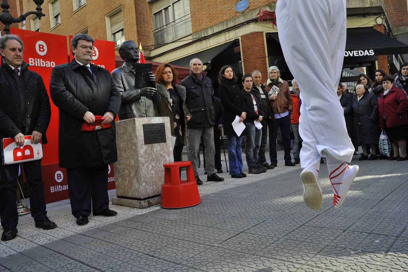 Los versos de Blas de Otero resuenan en Bilbao en el centenario del poeta