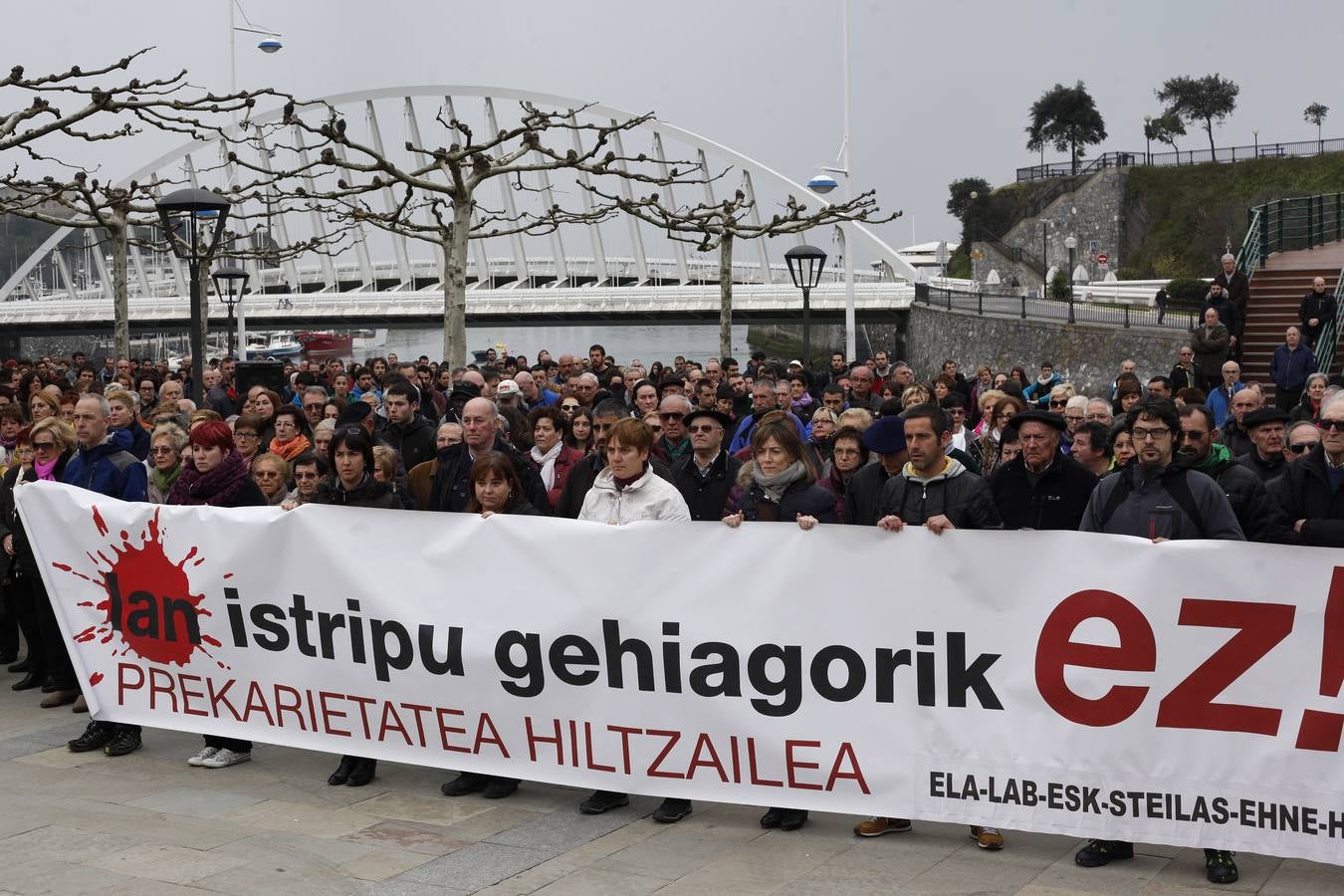 Ondarroa se moviliza por la muerte de 2 trabajadores