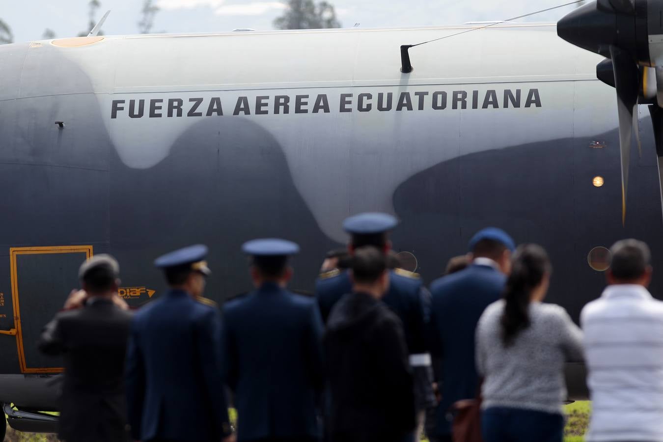 Ecuador despide con honores a los 22 militares fallecidos en un accidente aéreo