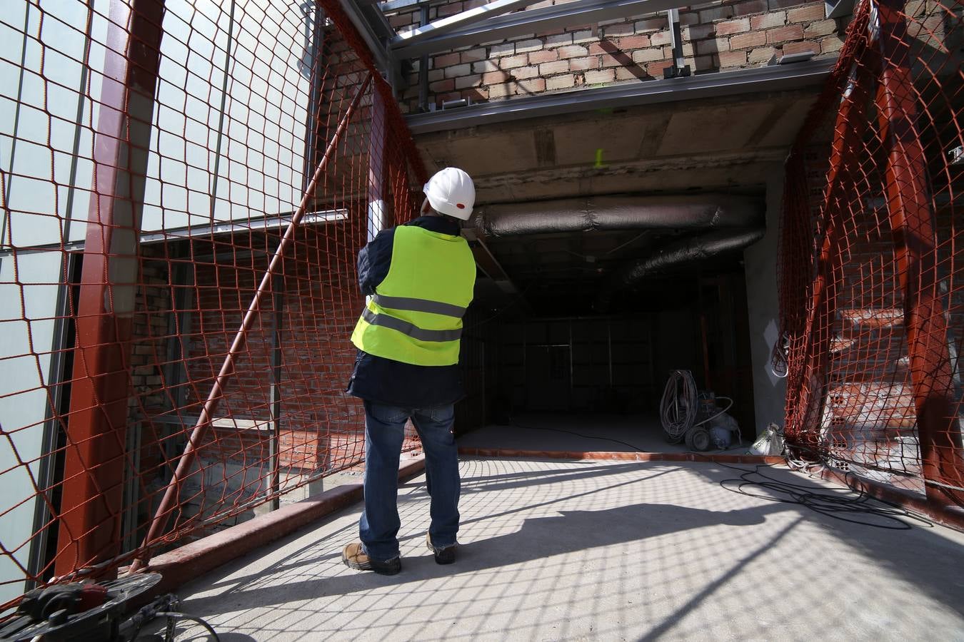 Instalación de la pasarela de El Corte Inglés