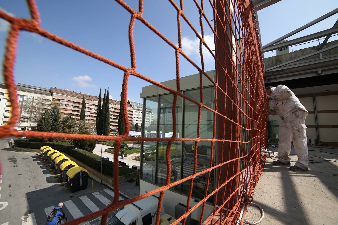 Instalación de la pasarela de El Corte Inglés