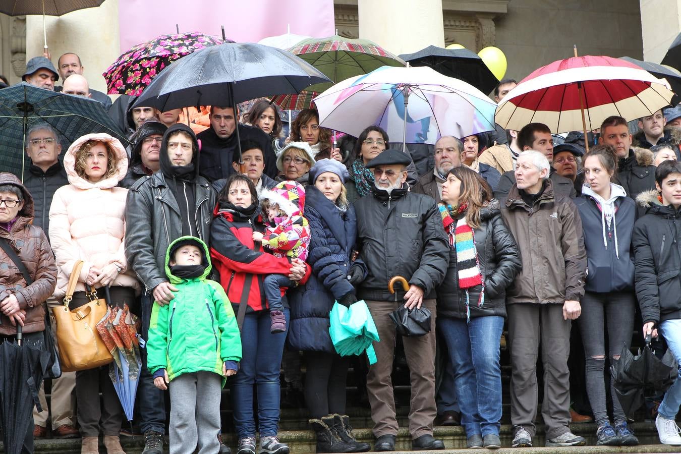 Un centenar de colectivos exigen en Vitoria el cierre definitivo de Garoña