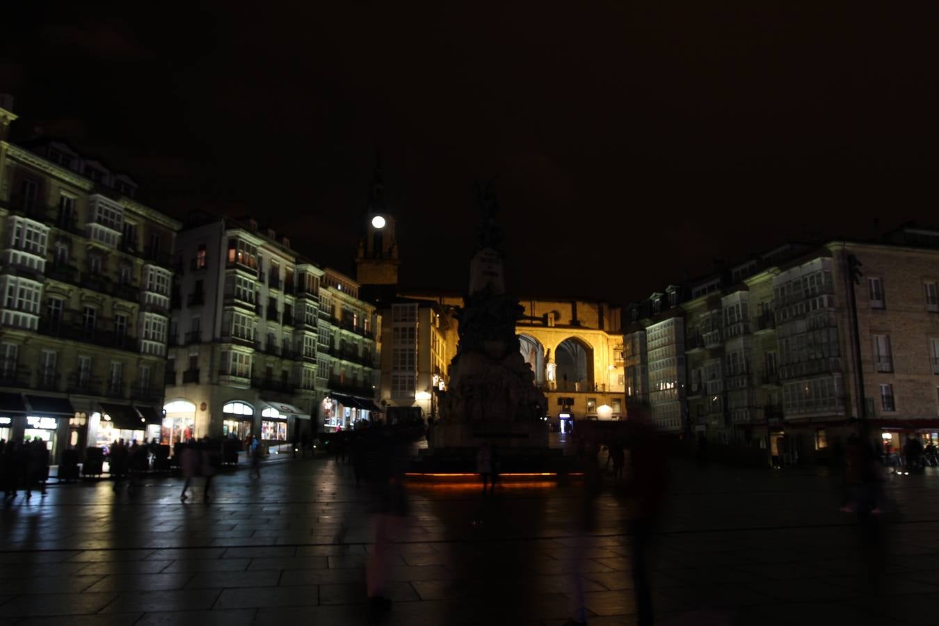 La Plaza de la Virgen Blanca en Vitoria. 