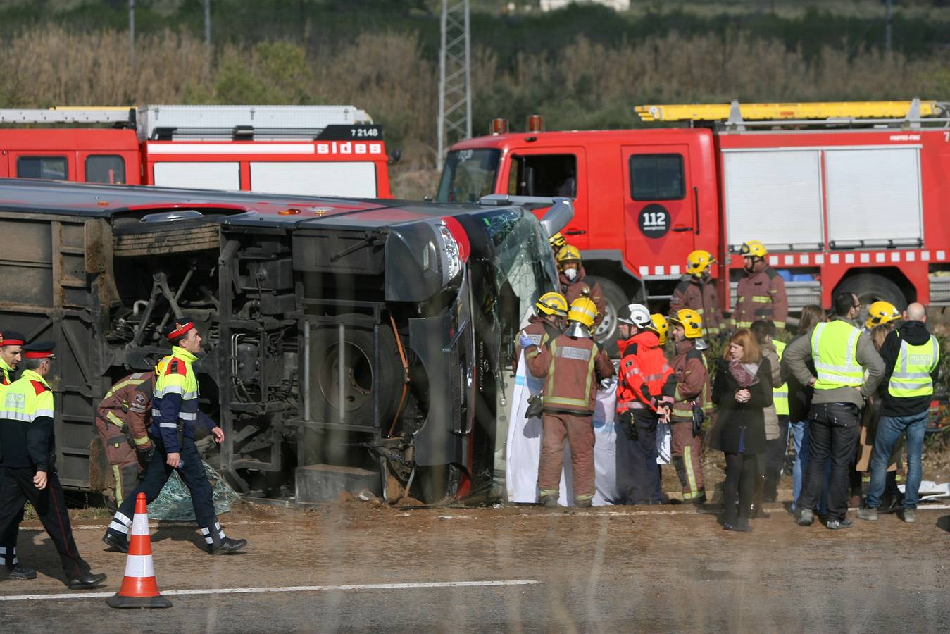 Trece personas mueren en un accidente de autobús en Tarragona