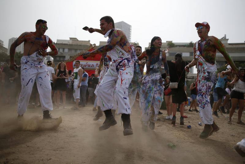 El Carnaval judío se viste de color