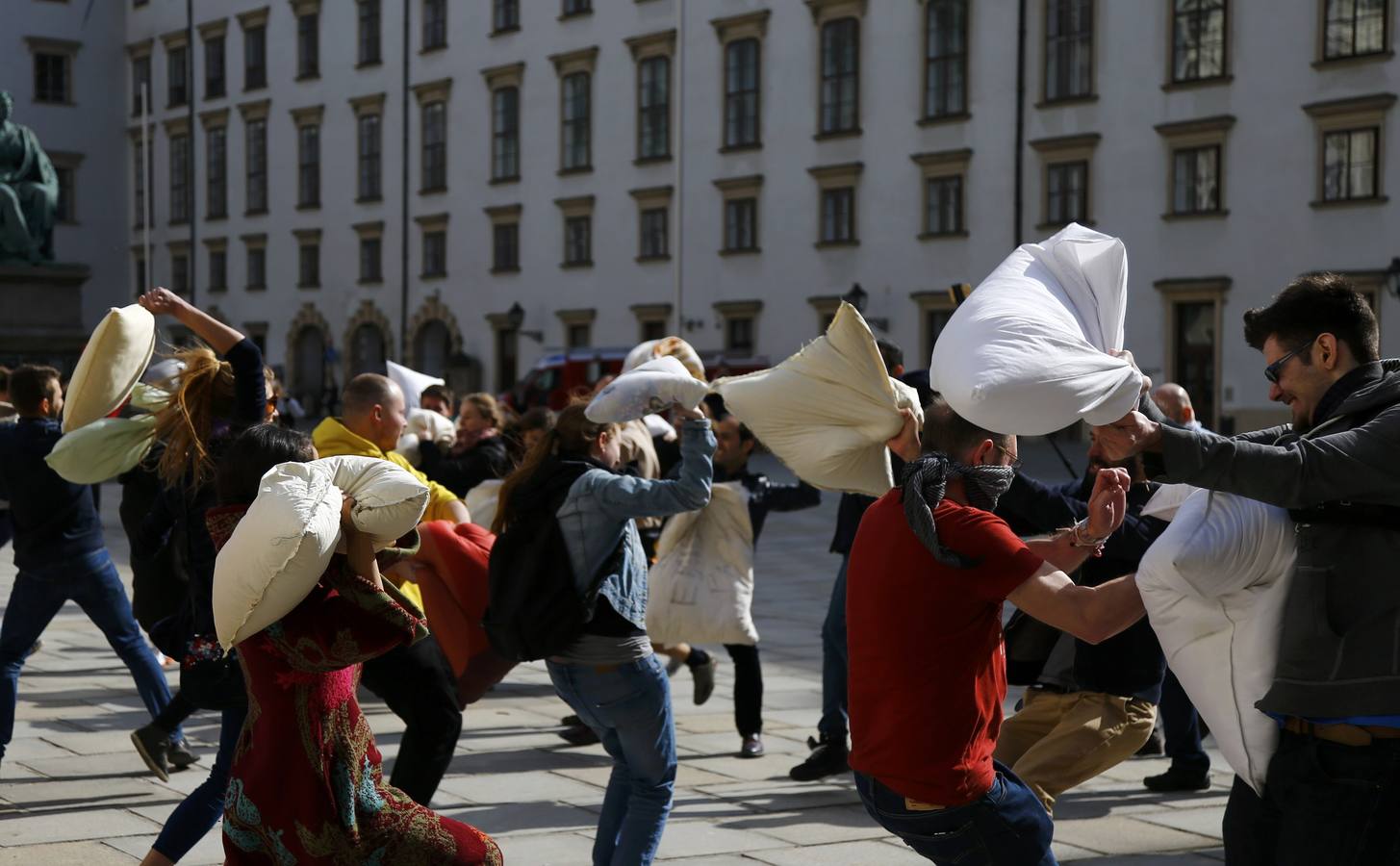 Guerra de almohadas a escala mundial