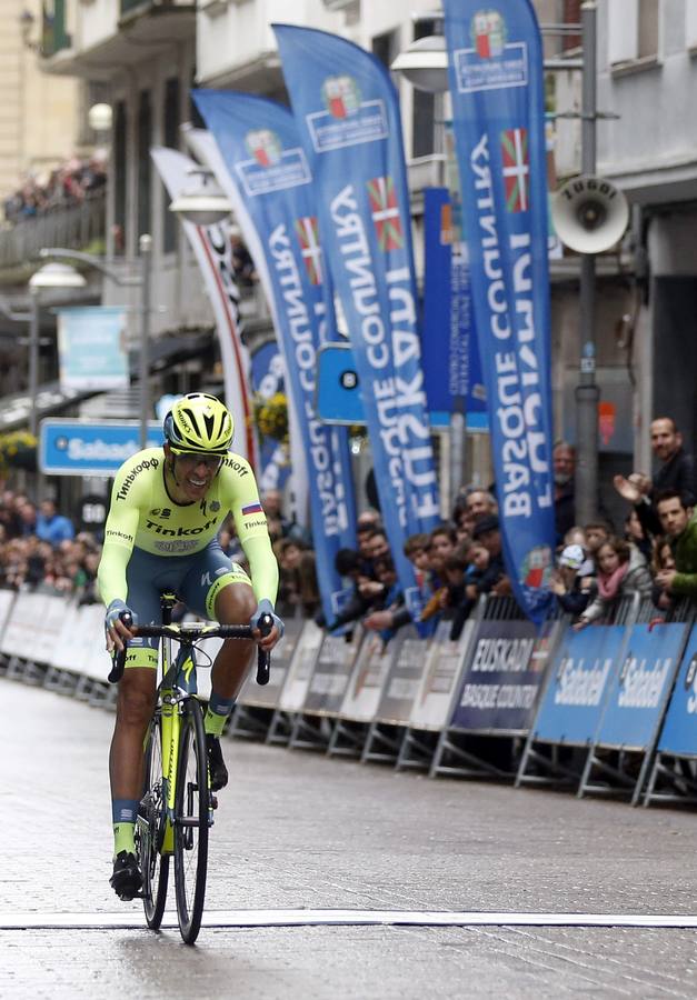 Contador se lleva la Vuelta al País Vasco