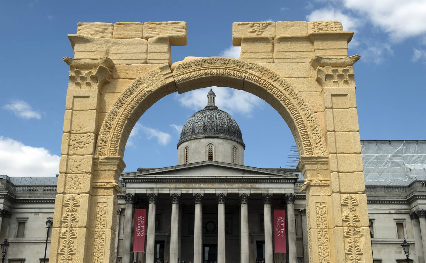 Recrean el Arco de Triunfo de Palmira en la plaza de Trafalgar