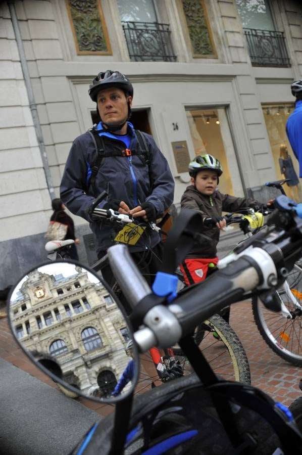 Demandan un carril bici en la Margen Derecha que conecte a los vecinos con Bilbao