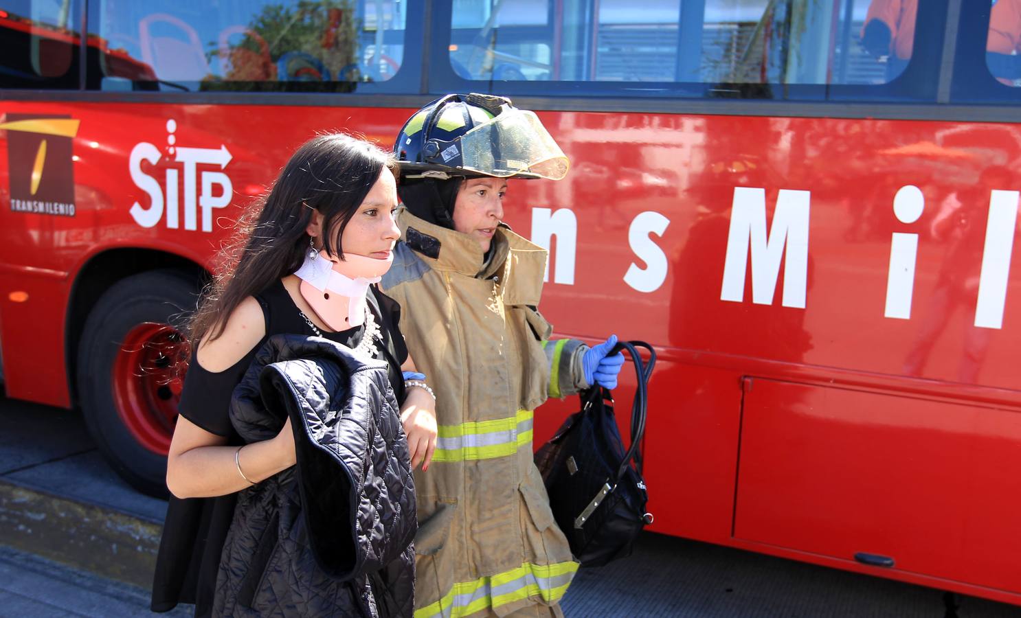 Al menos 85 personas resultan heridas tras el choque de tres autobuses en Bogotá