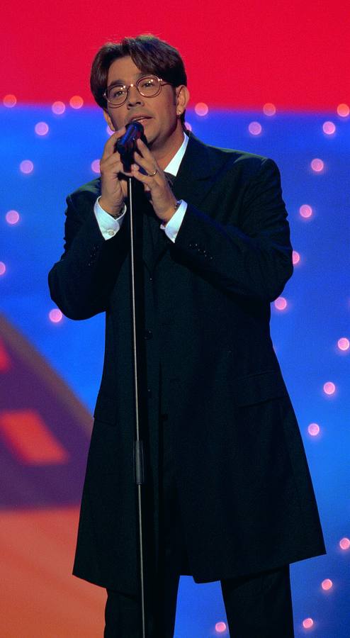 Mikel Herzog (1998). Interpretó ‘¿Qué voy a hacer sin ti?', que se conformó con la decimosexta posición.