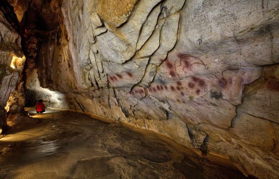 Arte rupestre en la Cueva del Castillo (Puente Viesgo)