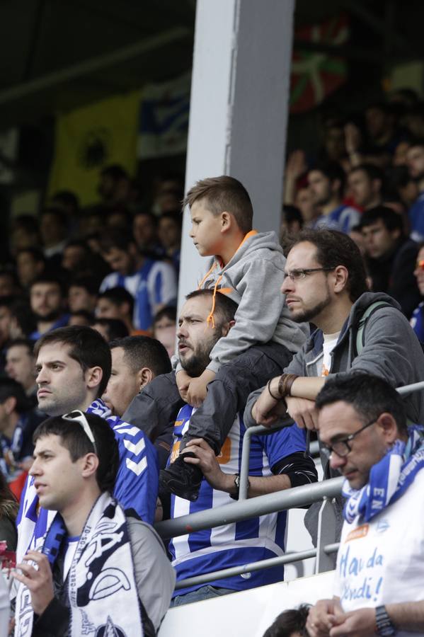 La afición del Alavés se vuelca con el equipo