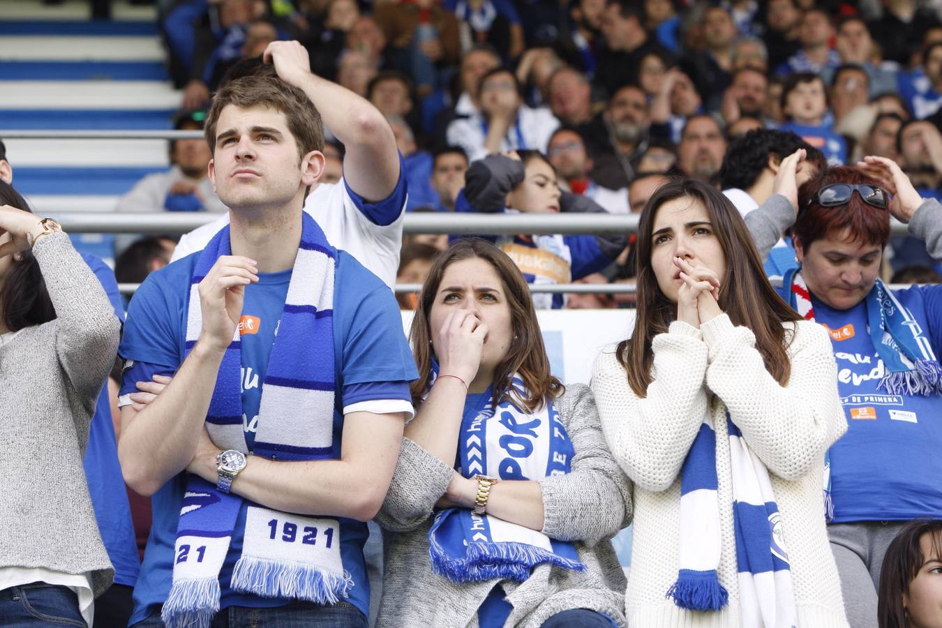 La afición del Alavés se vuelca con el equipo